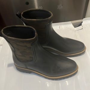 Camo / black . Rain boots / boots
